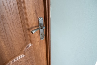 Tipos de cerraduras para puertas de madera